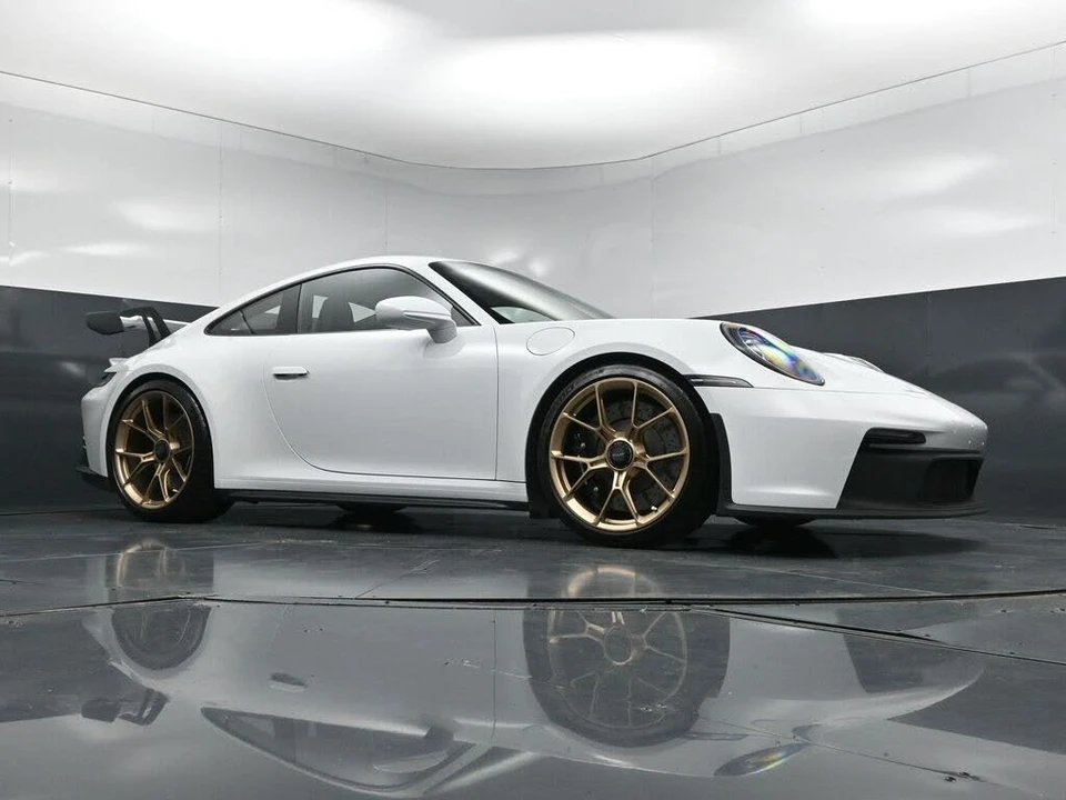 2022 Porsche 992 GT3 - Image 27 of 31