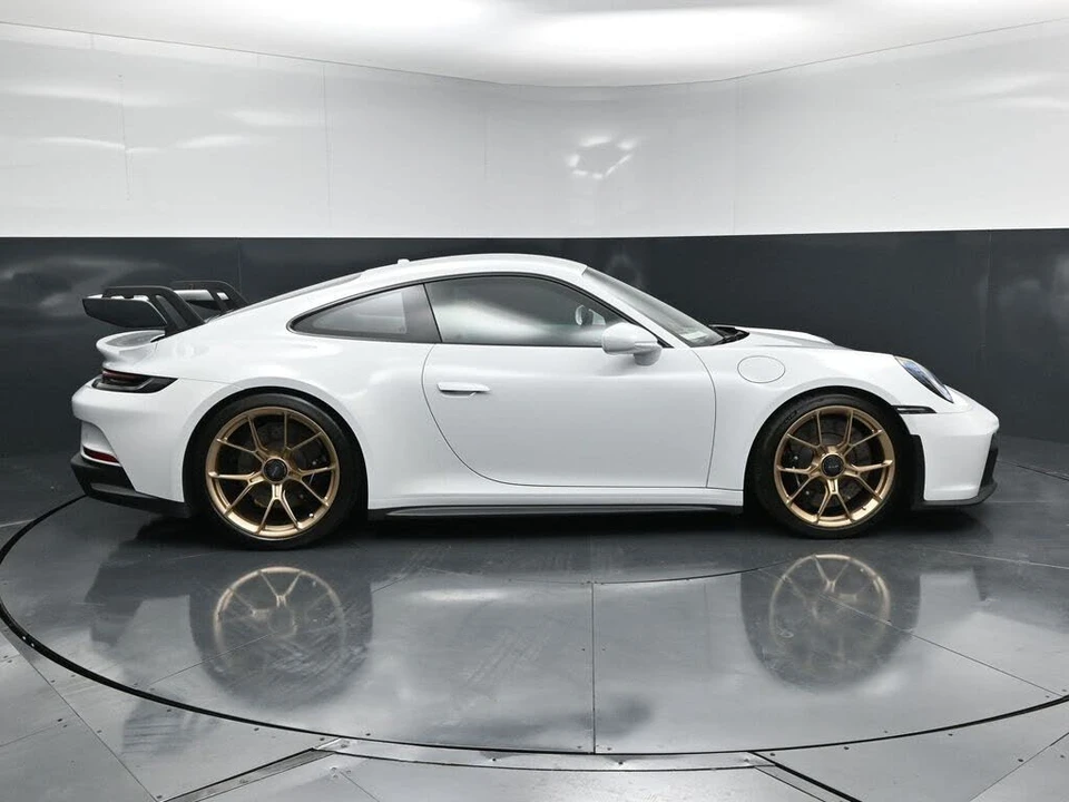 2022 Porsche 992 GT3 - Image 10 of 31