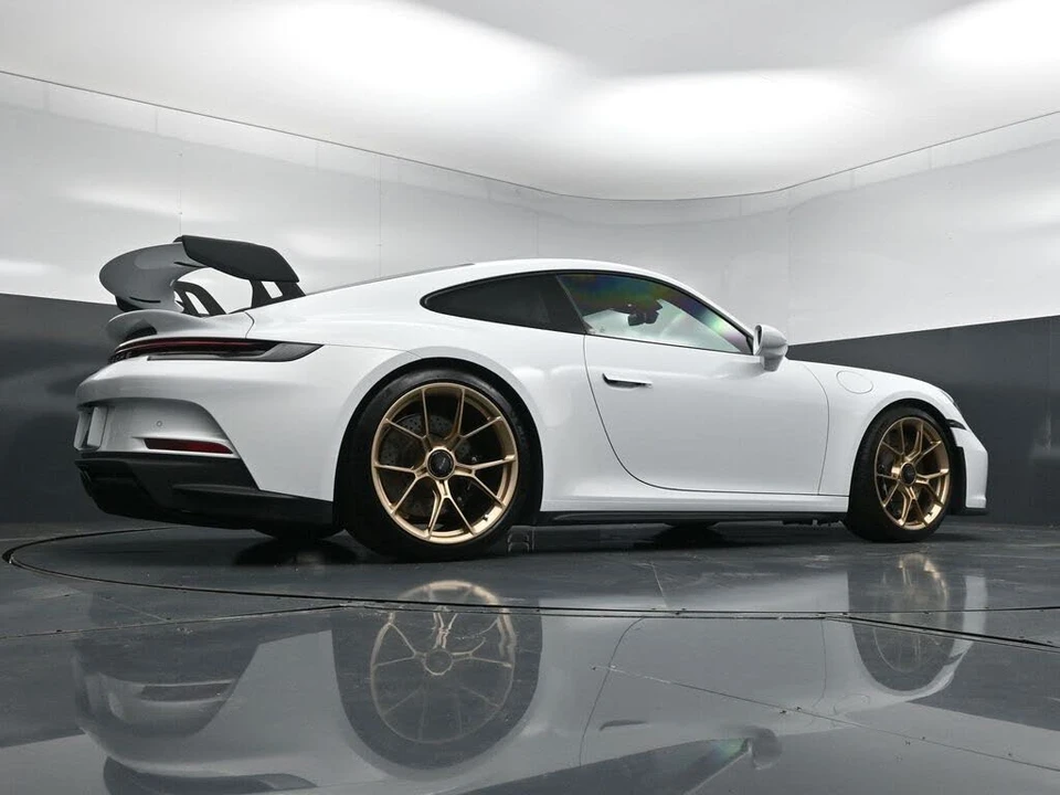 2022 Porsche 992 GT3 - Image 25 of 31