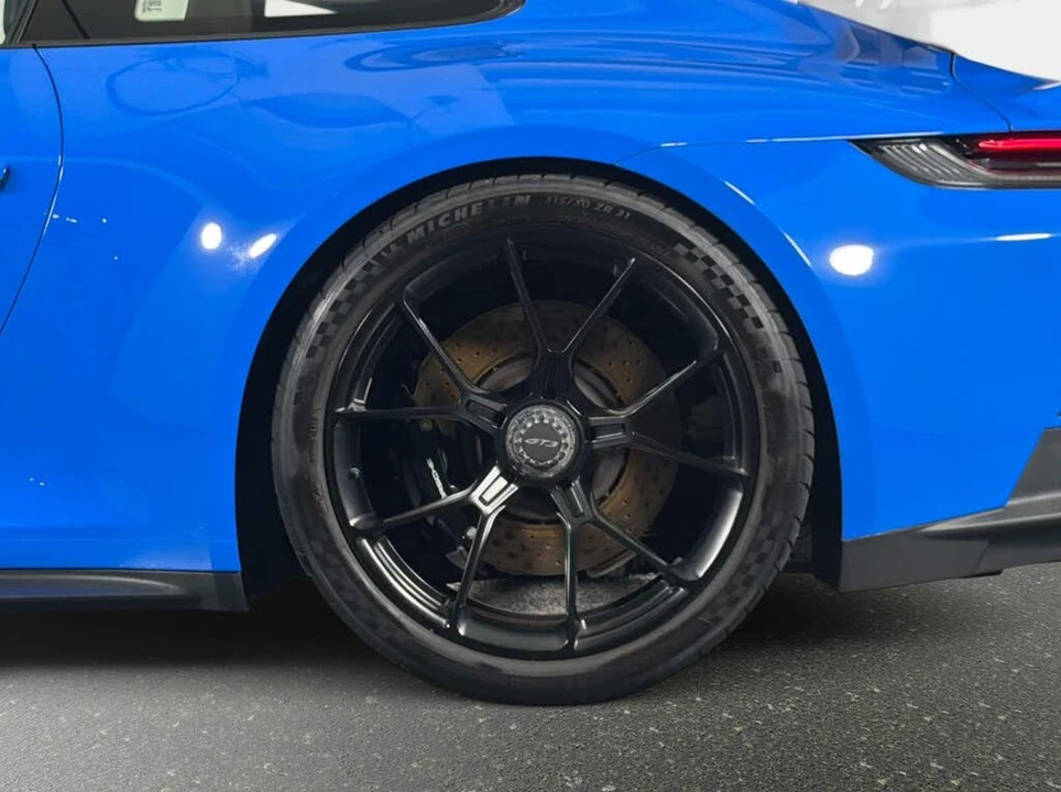 2022 Porsche 992 GT3 - Image 14 of 31
