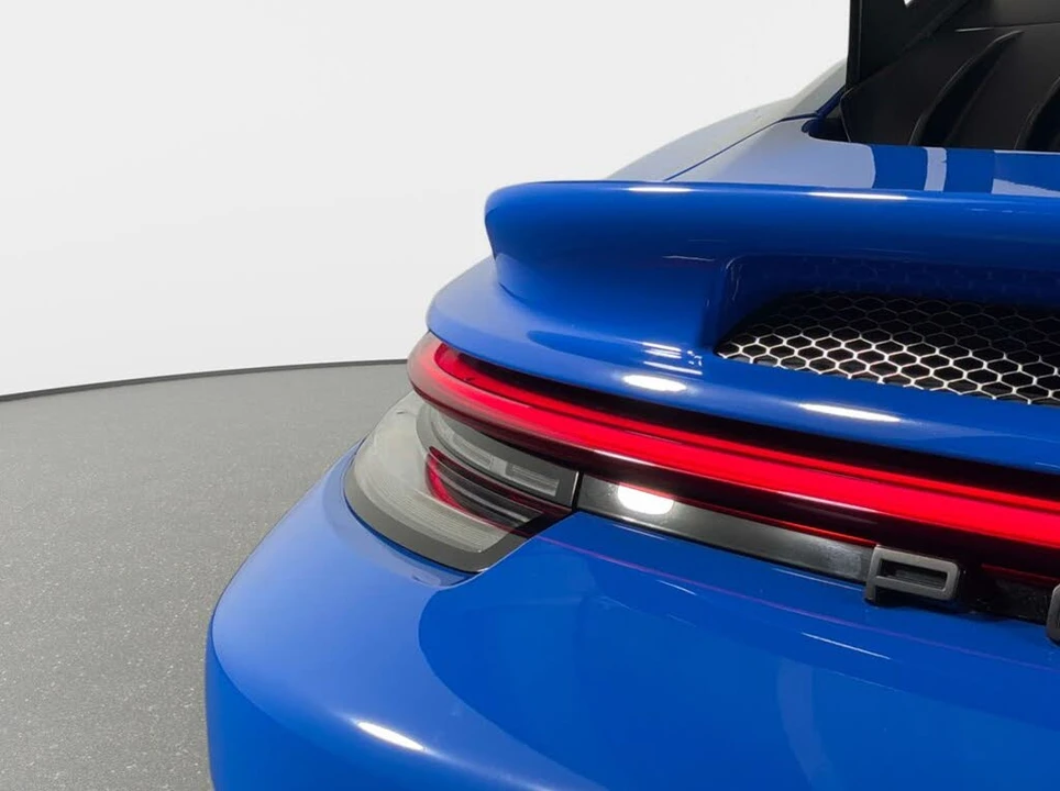 2022 Porsche 992 GT3 - Image 9 of 31