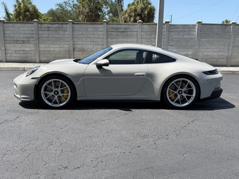 2022 Porsche 992 GT3 - Image 2 of 31