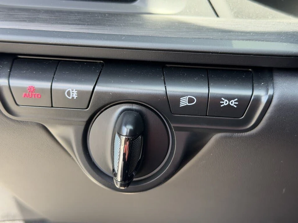 2022 Porsche 992 GT3 - Image 27 of 31
