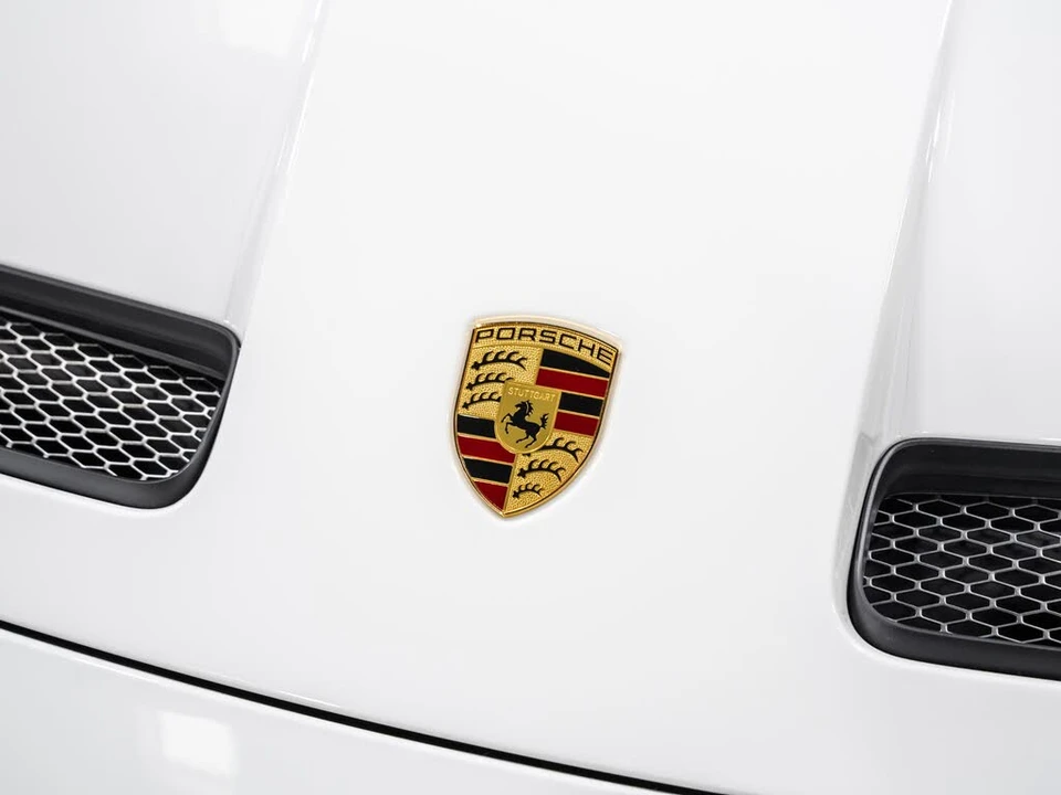 2022 Porsche 992 GT3 - Image 16 of 31