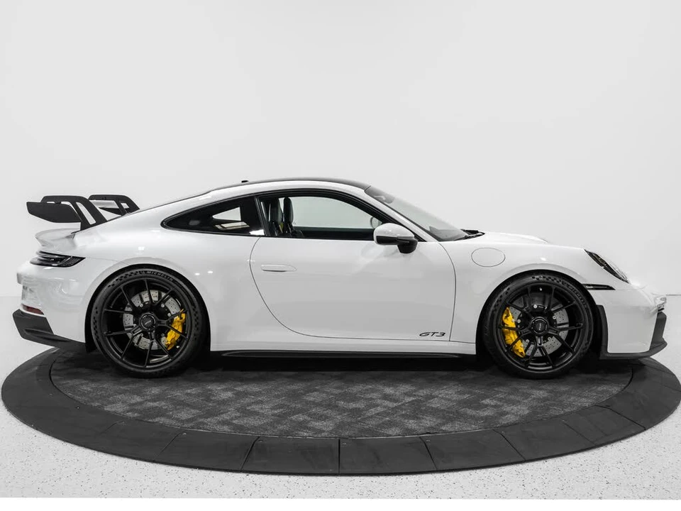 2022 Porsche 992 GT3 - Image 10 of 31