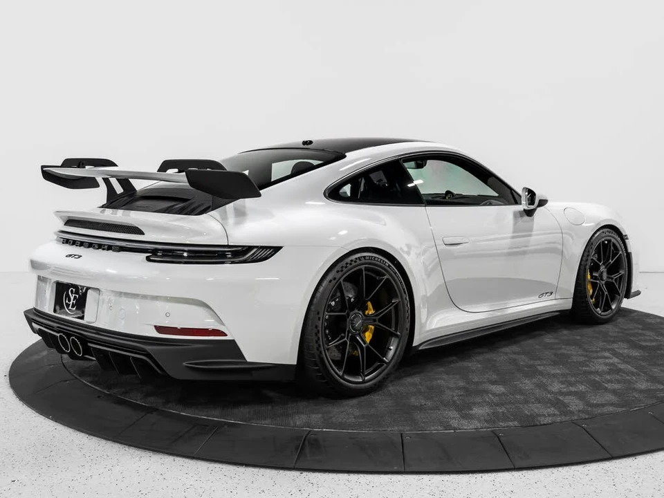 2022 Porsche 992 GT3 - Image 9 of 31