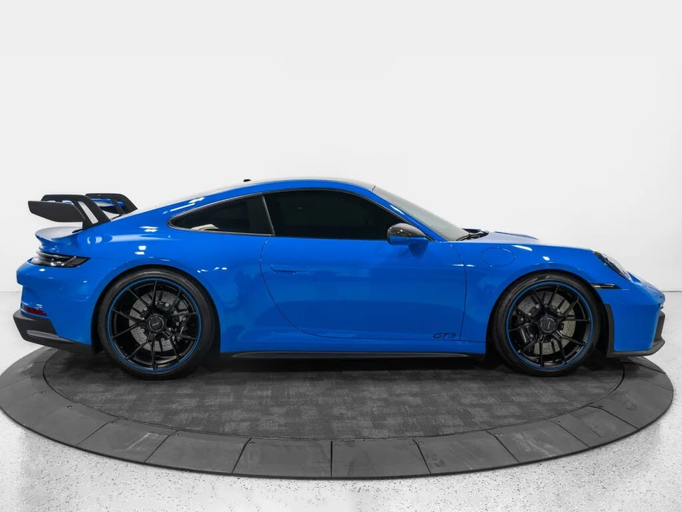2022 Porsche 992 GT3 - Image 9 of 31