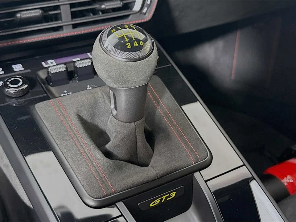 2022 Porsche 992 GT3 - Image 14 of 31