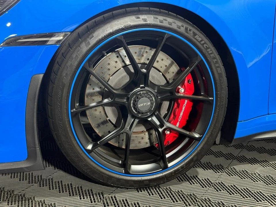 2022 Porsche 992 GT3 - Image 16 of 28