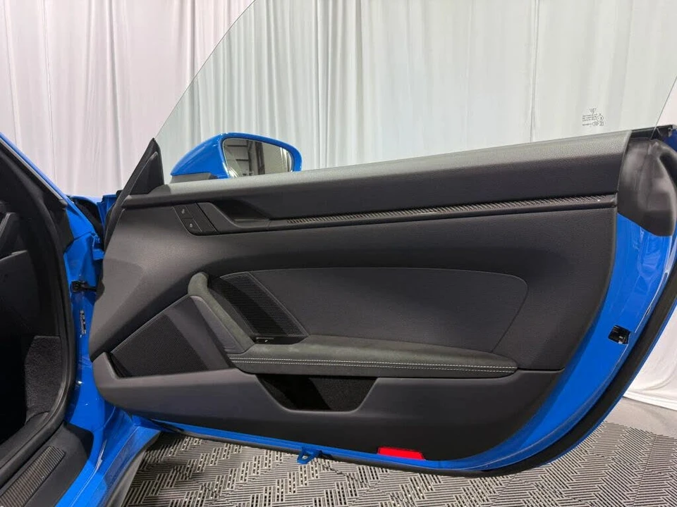 2022 Porsche 992 GT3 - Image 25 of 28