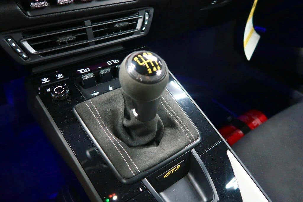 2022 Porsche 992 GT3 - Image 27 of 31