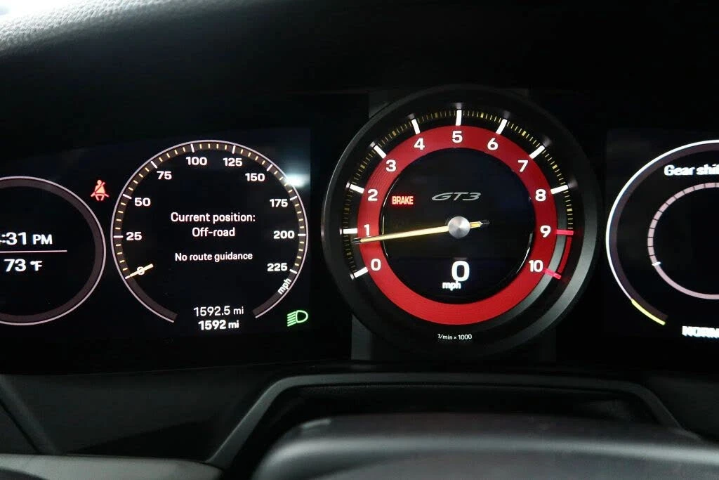 2022 Porsche 992 GT3 - Image 18 of 31