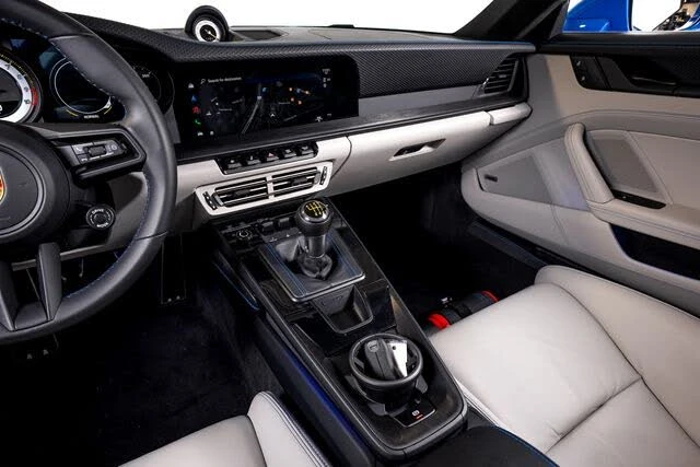 2022 Porsche 992 GT3 - Image 23 of 31