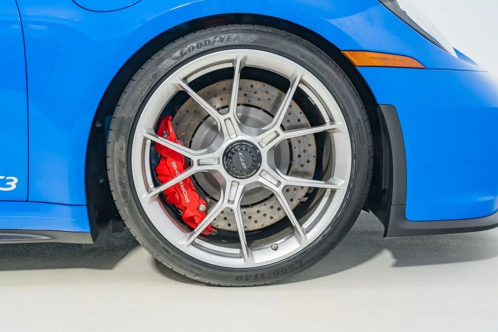2022 Porsche 992 GT3 - Image 14 of 31