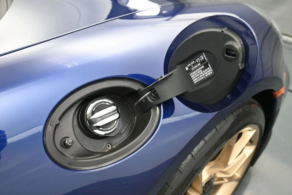 2022 Porsche 992 GT3 - Image 16 of 31