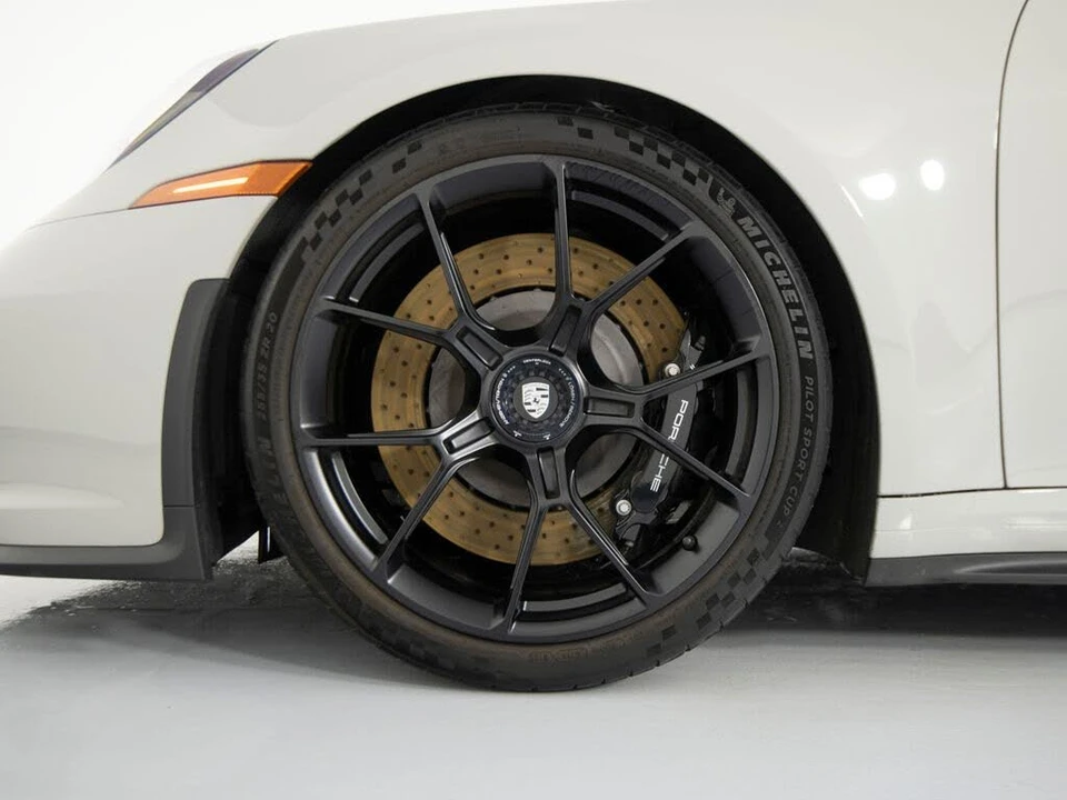 2022 Porsche 992 GT3 - Image 15 of 31