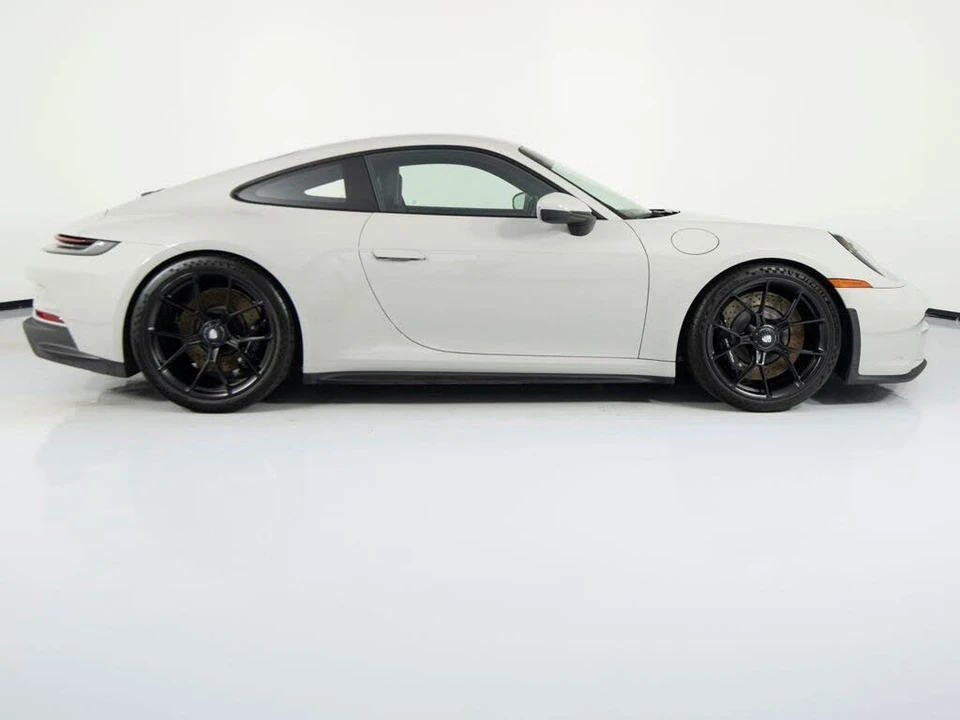 2022 Porsche 992 GT3 - Image 11 of 31