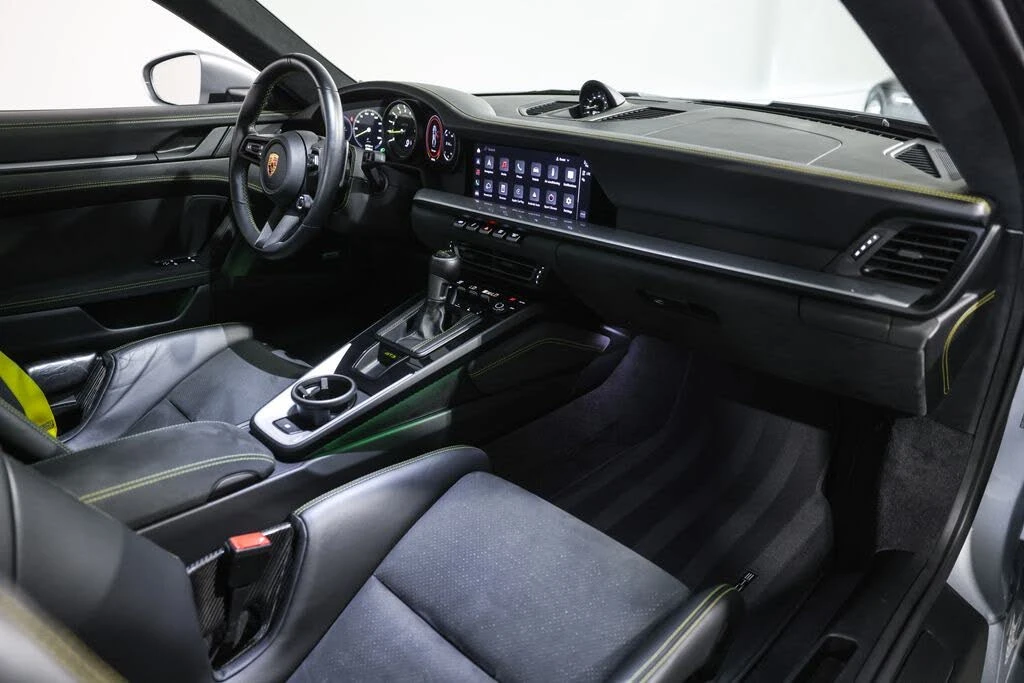 2022 Porsche 992 GT3 - Image 25 of 31