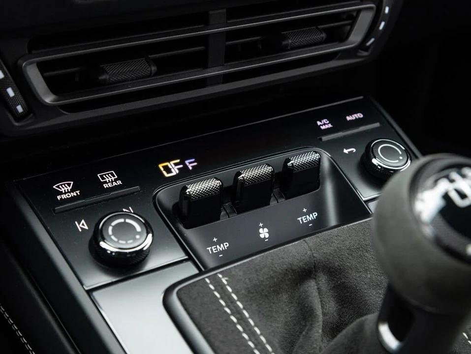 2022 Porsche 992 GT3 - Image 28 of 31