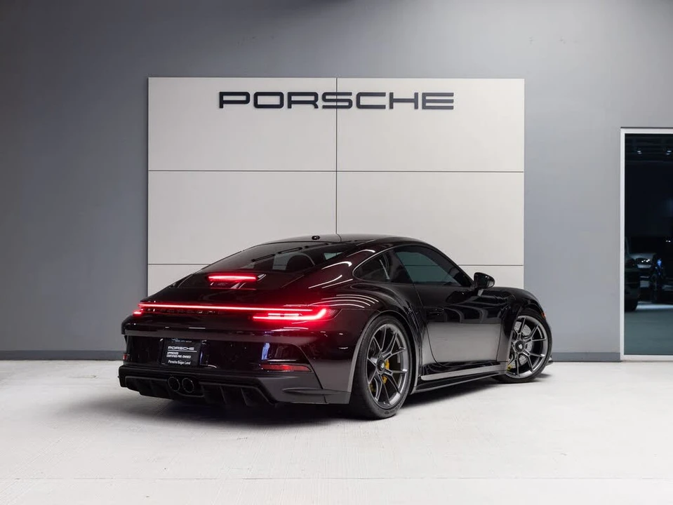 2022 Porsche 992 GT3 - Image 7 of 31