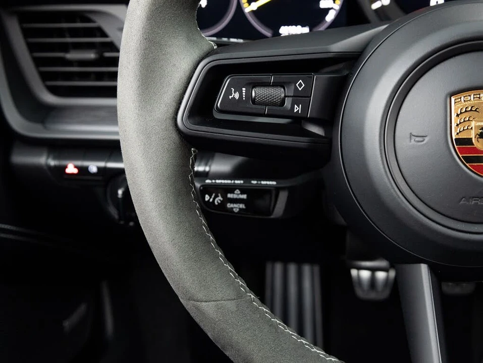 2022 Porsche 992 GT3 - Image 15 of 31