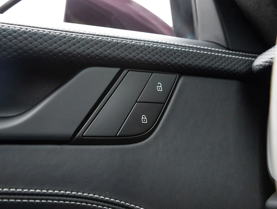 2022 Porsche 992 GT3 - Image 18 of 31
