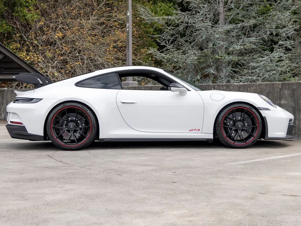 2022 Porsche 992 GT3 - Image 12 of 31