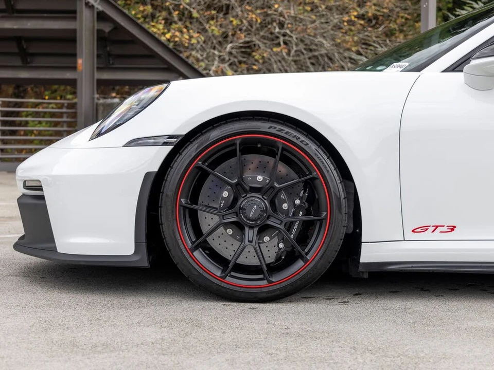 2022 Porsche 992 GT3 - Image 13 of 31