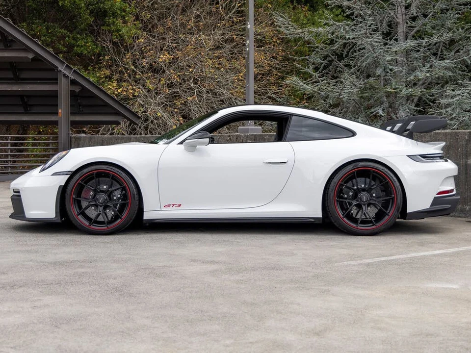 2022 Porsche 992 GT3 - Image 2 of 31