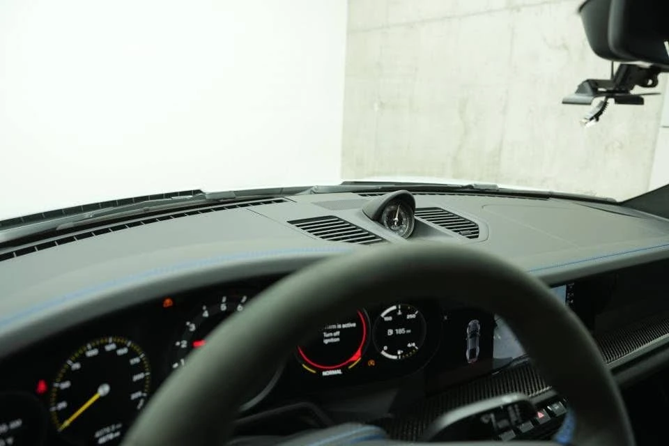 2022 Porsche 992 GT3 - Image 16 of 31