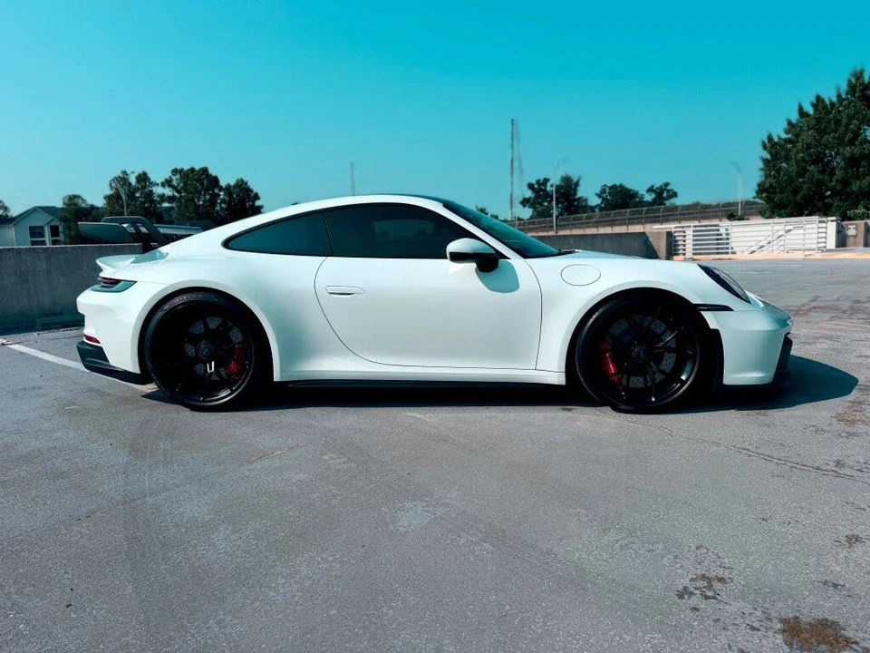 2022 Porsche 992 GT3 - Image 8 of 31