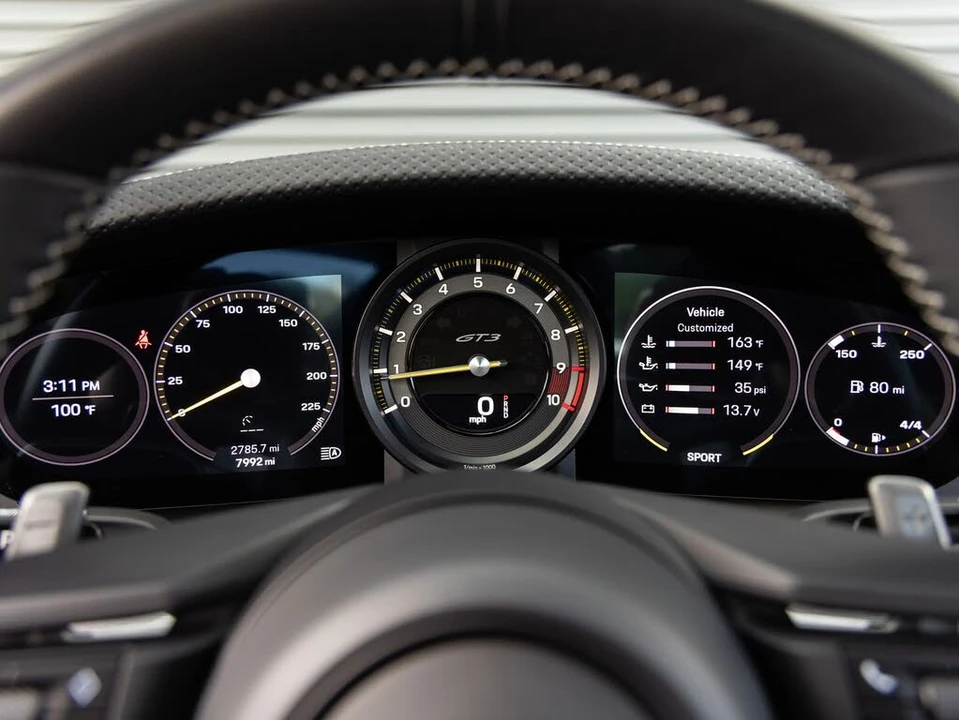 2022 Porsche 992 GT3 - Image 13 of 31