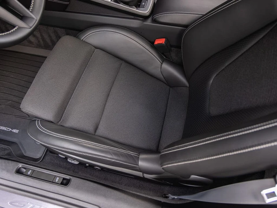 2022 Porsche 992 GT3 - Image 23 of 31
