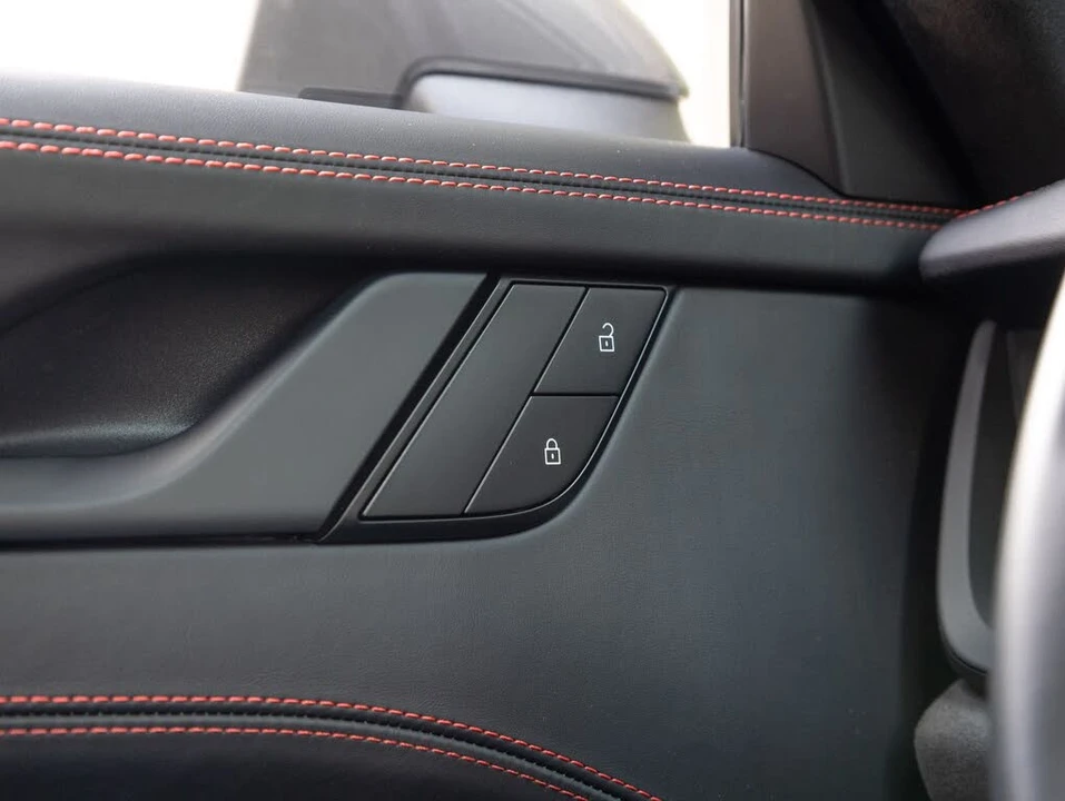 2022 Porsche 992 GT3 - Image 18 of 31