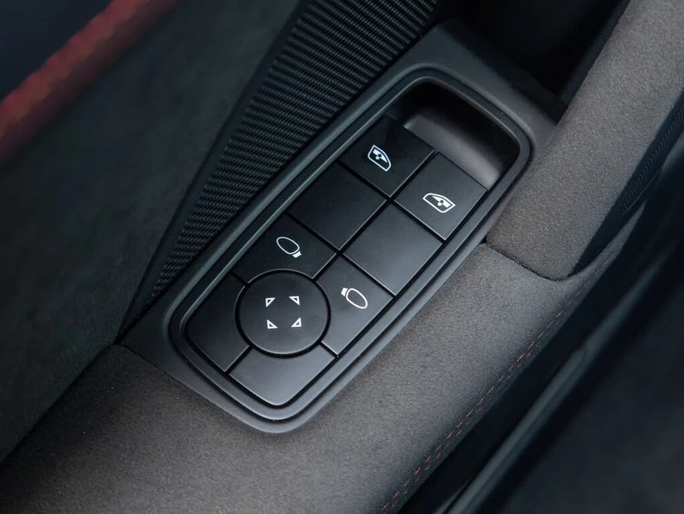 2022 Porsche 992 GT3 - Image 19 of 31