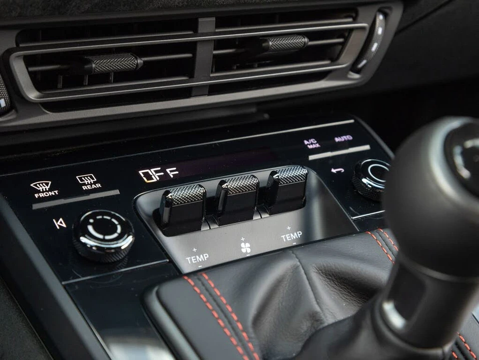 2022 Porsche 992 GT3 - Image 27 of 31