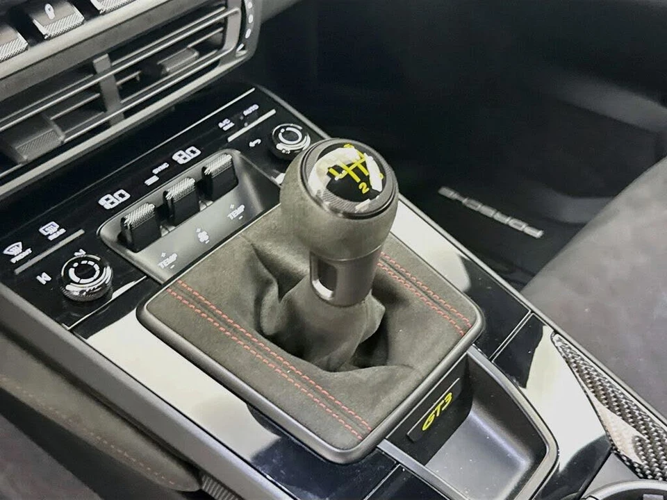 2022 Porsche 992 GT3 - Image 17 of 31