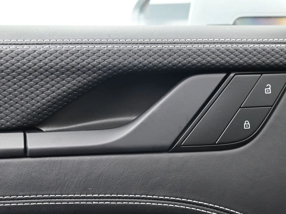 2022 Porsche 992 GT3 - Image 16 of 31