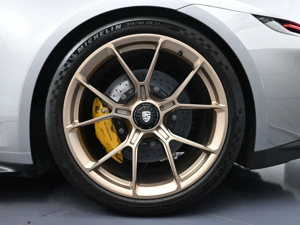 2022 Porsche 992 GT3 - Image 24 of 31