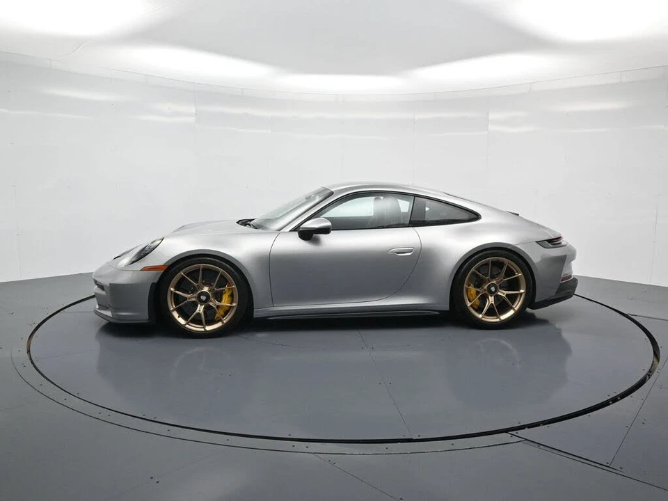 2022 Porsche 992 GT3 - Image 2 of 31