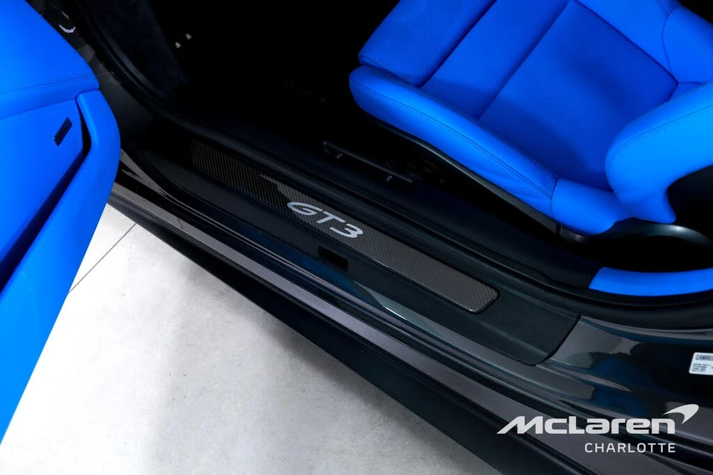 2022 Porsche 992 GT3 - Image 17 of 31
