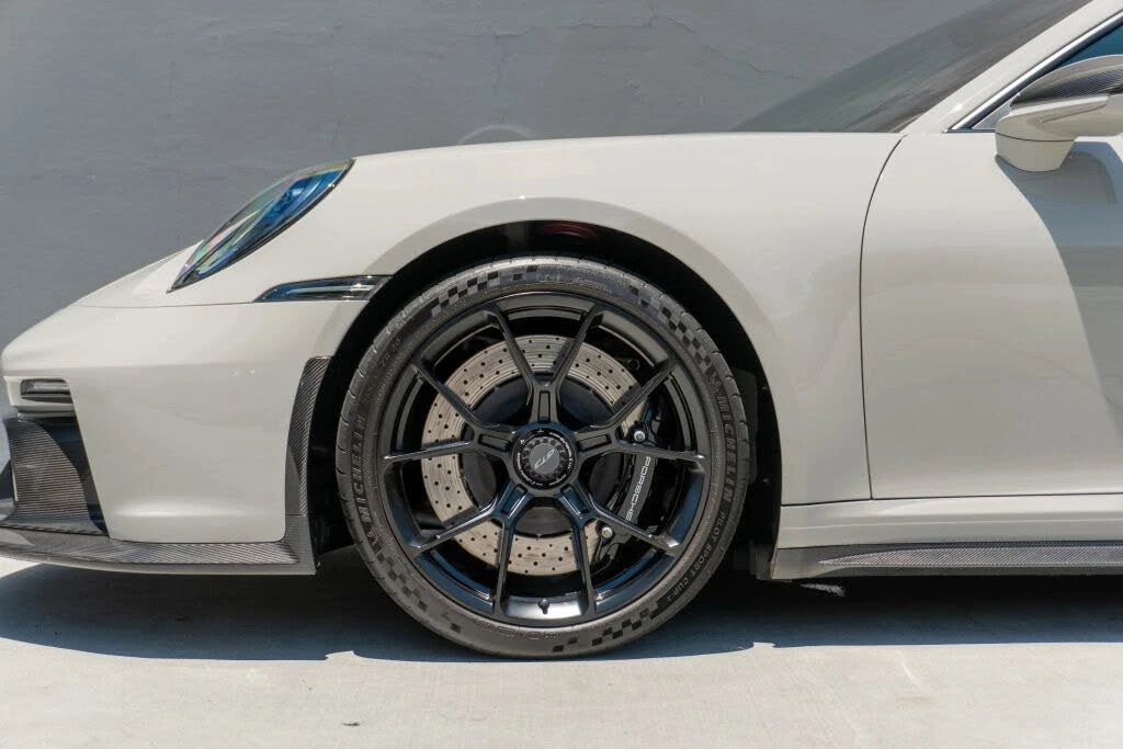 2022 Porsche 992 GT3 - Image 17 of 31