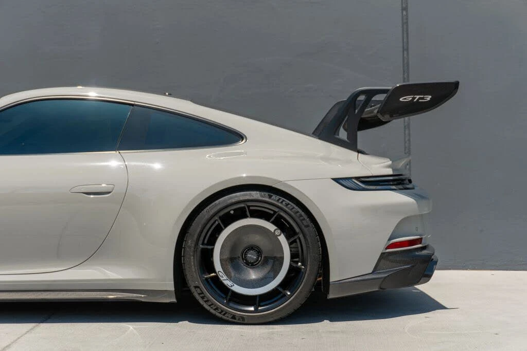 2022 Porsche 992 GT3 - Image 19 of 31