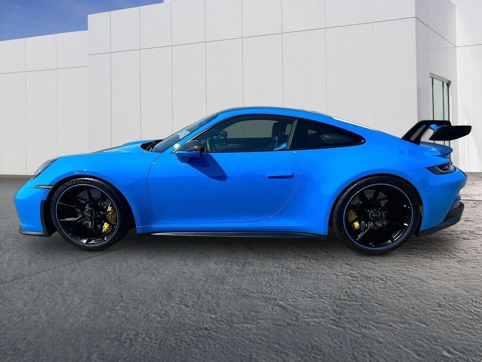 2022 Porsche 992 GT3 - Image 2 of 25