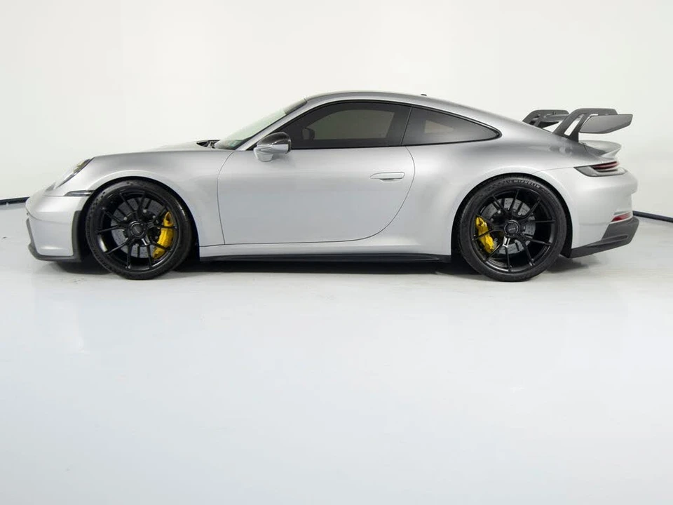 2022 Porsche 992 GT3 - Image 7 of 31