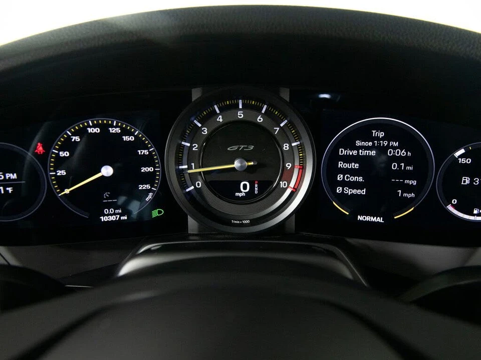 2022 Porsche 992 GT3 - Image 22 of 31