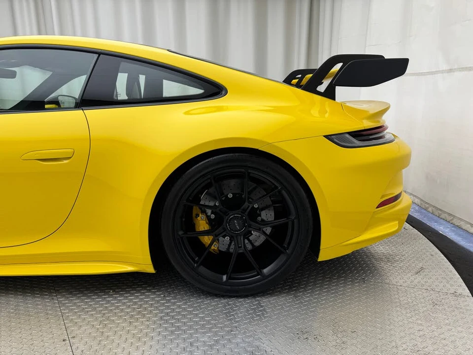 2022 Porsche 992 GT3 - Image 9 of 31