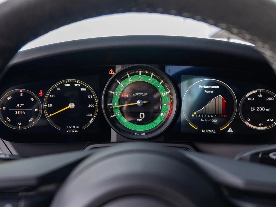 2022 Porsche 992 GT3 - Image 17 of 31