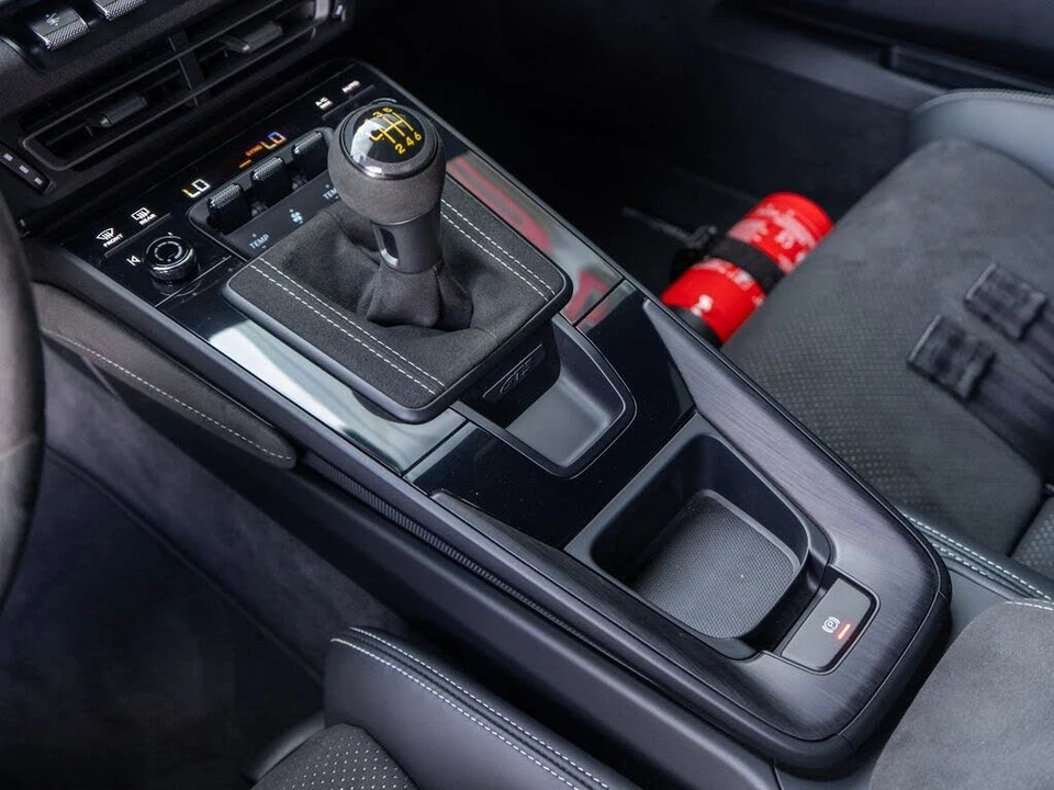 2022 Porsche 992 GT3 - Image 26 of 31