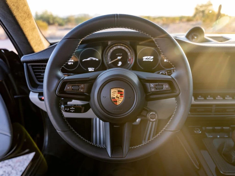 2022 Porsche 992 GT3 - Image 16 of 31